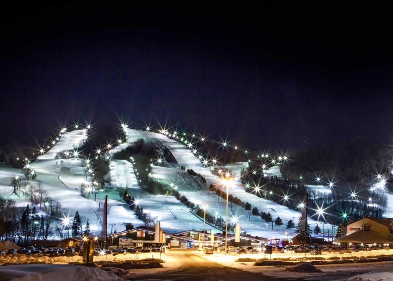 ストーンハムSki-In, Ski-Out Chaleureux Studio Loft Au Pied Des Pistes De Skiアパートメント エクステリア 写真